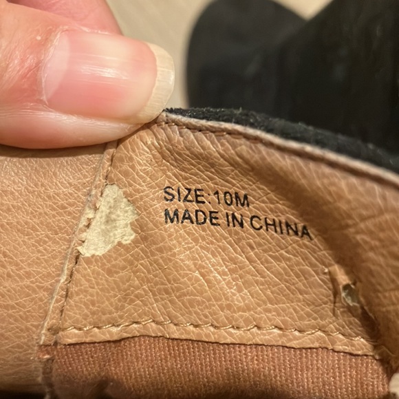 EUC Free People vegan suede heeled ankle booties In Black Color Size 10 - Picture 11 of 15